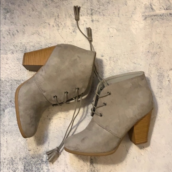 ✨GRAY SUEDE FEEL BOOTIE WITH TASSEL TIE LACES ✨ - Picture 2 of 6